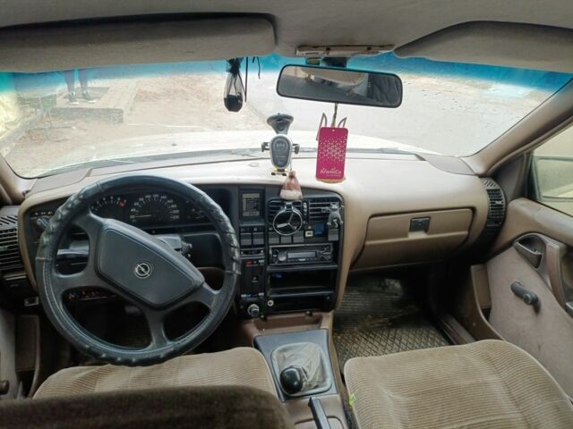 Бежевий Опель Омега, об'ємом двигуна 0 л та пробігом 44 тис. км за 652 $, фото 5 на Automoto.ua