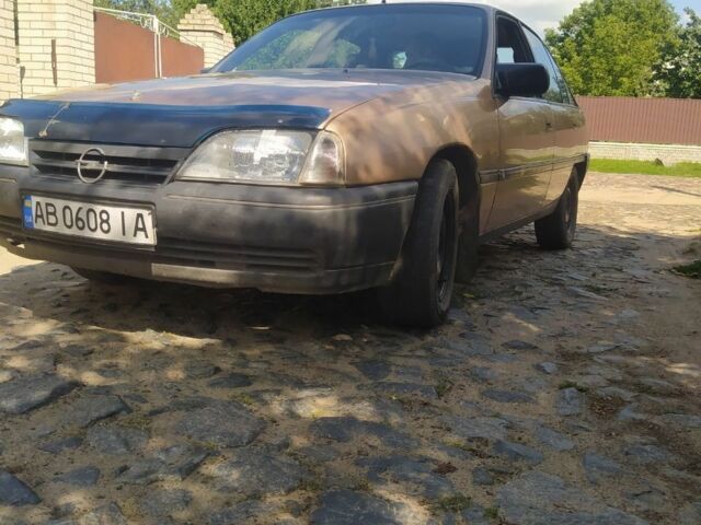 Бежевый Опель Омега, объемом двигателя 2 л и пробегом 84 тыс. км за 1550 $, фото 3 на Automoto.ua