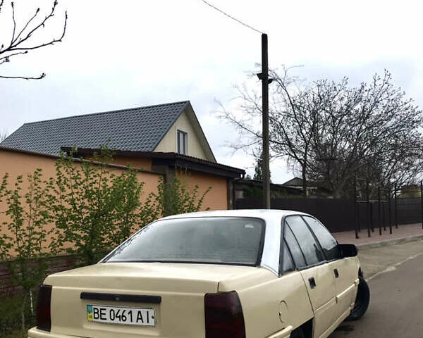 Бежевий Опель Омега, об'ємом двигуна 1.8 л та пробігом 182 тис. км за 850 $, фото 2 на Automoto.ua