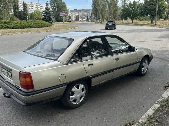 Бежевий Опель Омега, об'ємом двигуна 1.8 л та пробігом 245 тис. км за 849 $, фото 4 на Automoto.ua