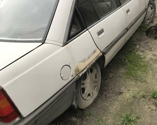 Бежевый Опель Омега, объемом двигателя 1.8 л и пробегом 500 тыс. км за 700 $, фото 2 на Automoto.ua