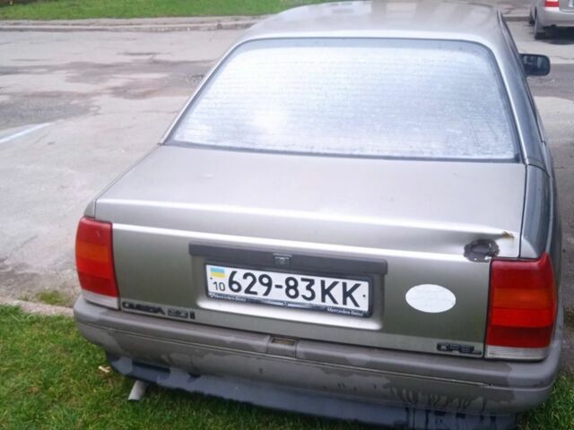 Бежевый Опель Омега, объемом двигателя 2 л и пробегом 300 тыс. км за 1020 $, фото 2 на Automoto.ua