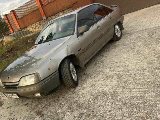 Бежевий Опель Омега, об'ємом двигуна 2 л та пробігом 330 тис. км за 964 $, фото 1 на Automoto.ua