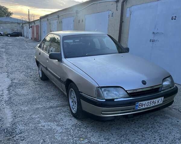 Бежевый Опель Омега, объемом двигателя 2.3 л и пробегом 396 тыс. км за 1500 $, фото 7 на Automoto.ua