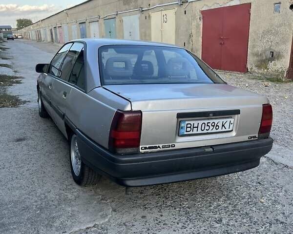 Бежевый Опель Омега, объемом двигателя 2.3 л и пробегом 396 тыс. км за 1500 $, фото 1 на Automoto.ua