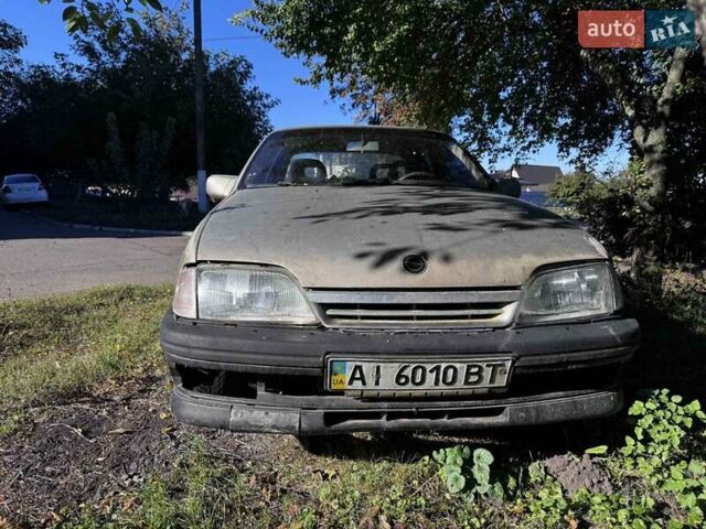 Бежевый Опель Омега, объемом двигателя 2 л и пробегом 450 тыс. км за 950 $, фото 4 на Automoto.ua