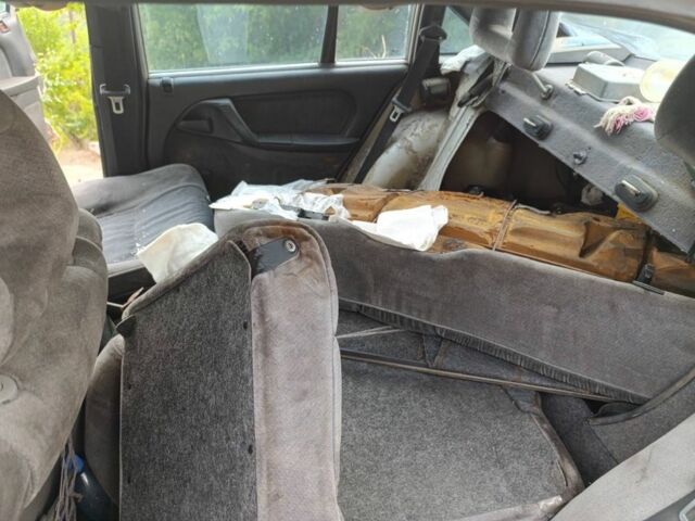Бежевий Опель Омега, об'ємом двигуна 2.6 л та пробігом 555 тис. км за 500 $, фото 2 на Automoto.ua