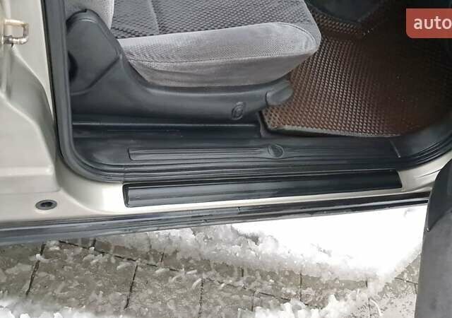 Бежевый Опель Омега, объемом двигателя 2 л и пробегом 215 тыс. км за 2700 $, фото 6 на Automoto.ua