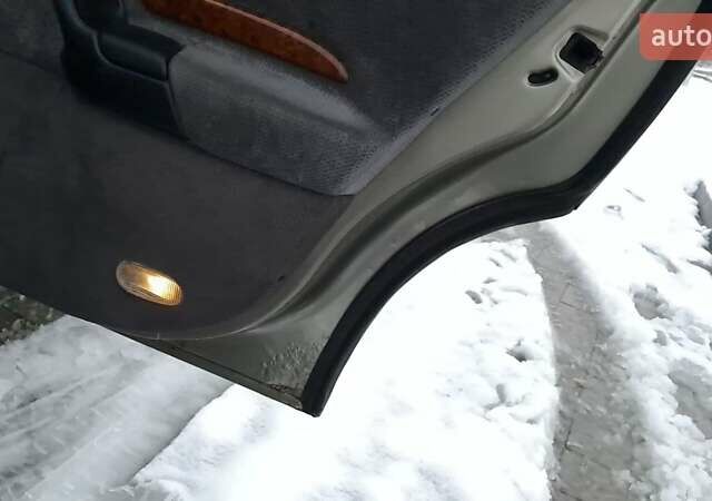 Бежевый Опель Омега, объемом двигателя 2 л и пробегом 215 тыс. км за 2700 $, фото 9 на Automoto.ua