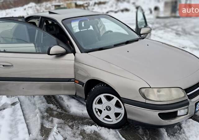 Бежевый Опель Омега, объемом двигателя 2 л и пробегом 215 тыс. км за 2700 $, фото 5 на Automoto.ua