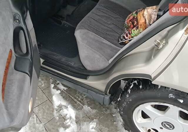 Бежевый Опель Омега, объемом двигателя 2 л и пробегом 215 тыс. км за 2700 $, фото 12 на Automoto.ua