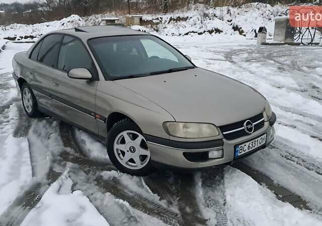 Бежевый Опель Омега, объемом двигателя 2 л и пробегом 215 тыс. км за 2700 $, фото 3 на Automoto.ua