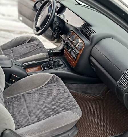 Бежевый Опель Омега, объемом двигателя 2 л и пробегом 215 тыс. км за 2700 $, фото 7 на Automoto.ua