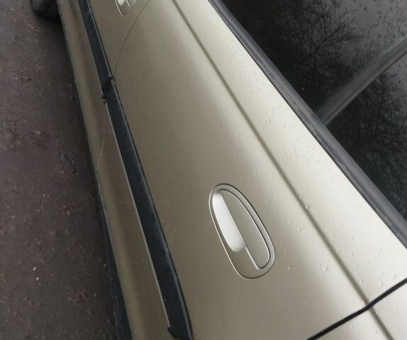 Бежевий Опель Омега, об'ємом двигуна 2 л та пробігом 362 тис. км за 2450 $, фото 18 на Automoto.ua