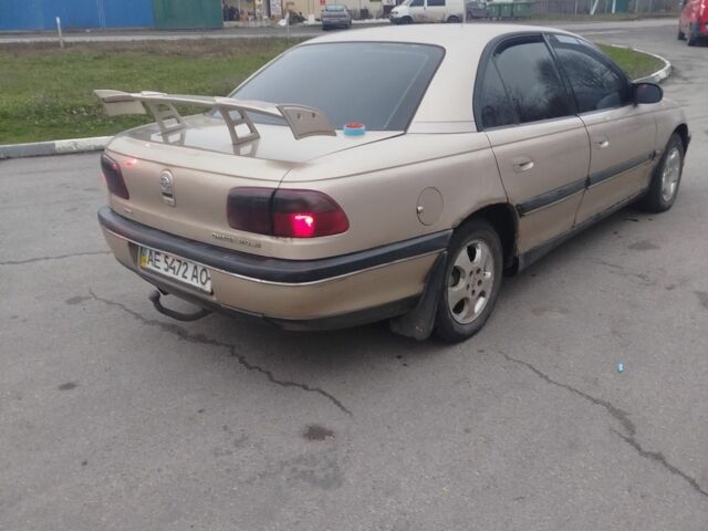 Бежевий Опель Омега, об'ємом двигуна 2 л та пробігом 2 тис. км за 1700 $, фото 4 на Automoto.ua