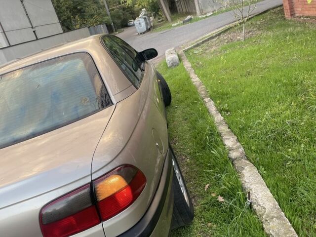 Бежевый Опель Омега, объемом двигателя 2 л и пробегом 300 тыс. км за 2500 $, фото 5 на Automoto.ua