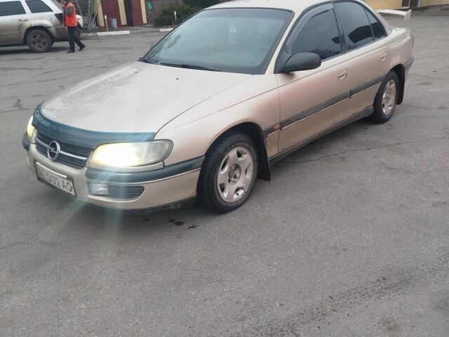 Бежевий Опель Омега, об'ємом двигуна 2 л та пробігом 2 тис. км за 1700 $, фото 1 на Automoto.ua