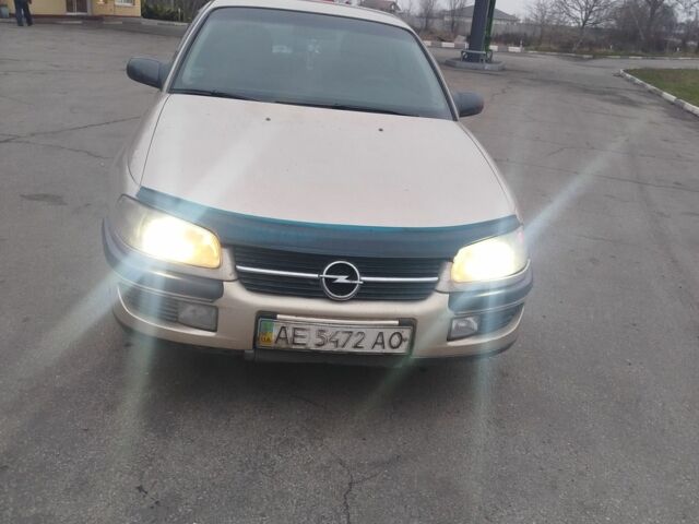 Бежевий Опель Омега, об'ємом двигуна 2 л та пробігом 2 тис. км за 1700 $, фото 2 на Automoto.ua