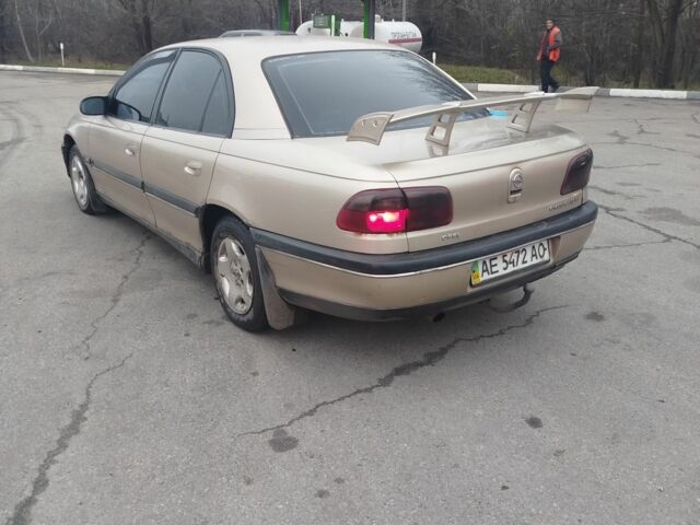 Бежевий Опель Омега, об'ємом двигуна 2 л та пробігом 2 тис. км за 1700 $, фото 3 на Automoto.ua