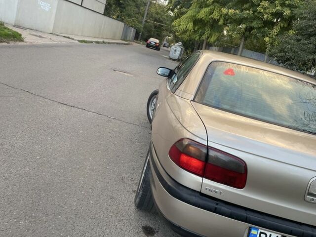 Бежевый Опель Омега, объемом двигателя 2 л и пробегом 300 тыс. км за 2500 $, фото 4 на Automoto.ua