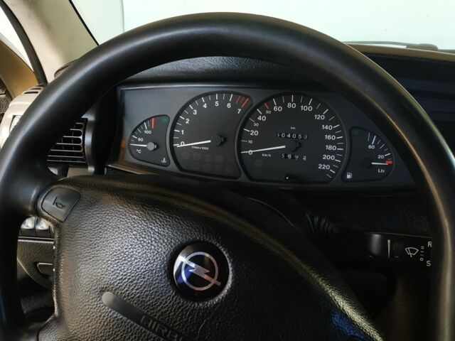 Бежевый Опель Омега, объемом двигателя 2 л и пробегом 500 тыс. км за 2800 $, фото 10 на Automoto.ua