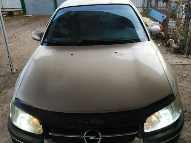 Бежевый Опель Омега, объемом двигателя 2 л и пробегом 500 тыс. км за 2800 $, фото 13 на Automoto.ua