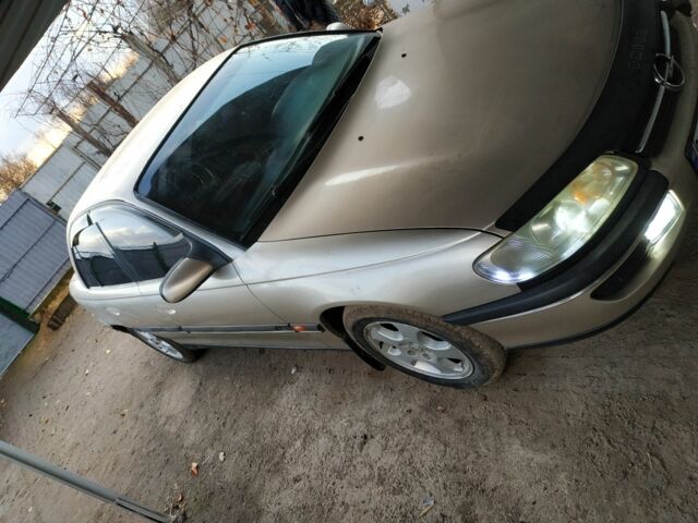 Бежевый Опель Омега, объемом двигателя 2 л и пробегом 500 тыс. км за 2800 $, фото 2 на Automoto.ua