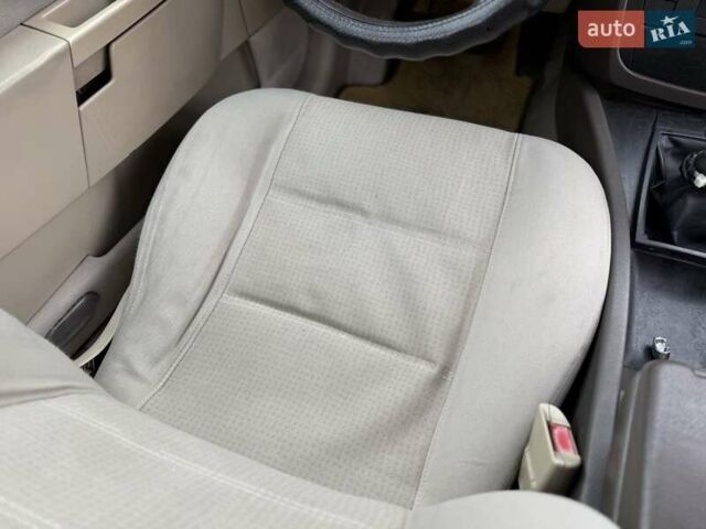 Бежевий Опель Омега, об'ємом двигуна 2 л та пробігом 317 тис. км за 2777 $, фото 24 на Automoto.ua