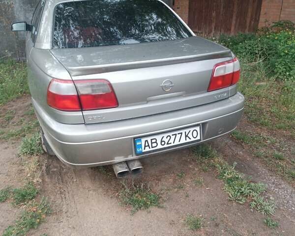 Бежевый Опель Омега, объемом двигателя 2.2 л и пробегом 250 тыс. км за 3500 $, фото 14 на Automoto.ua