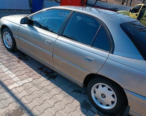 Бежевый Опель Омега, объемом двигателя 2.2 л и пробегом 250 тыс. км за 3500 $, фото 2 на Automoto.ua