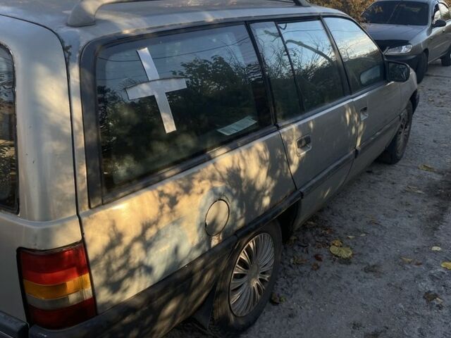 Бежевый Опель Омега, объемом двигателя 2.2 л и пробегом 70 тыс. км за 715 $, фото 2 на Automoto.ua