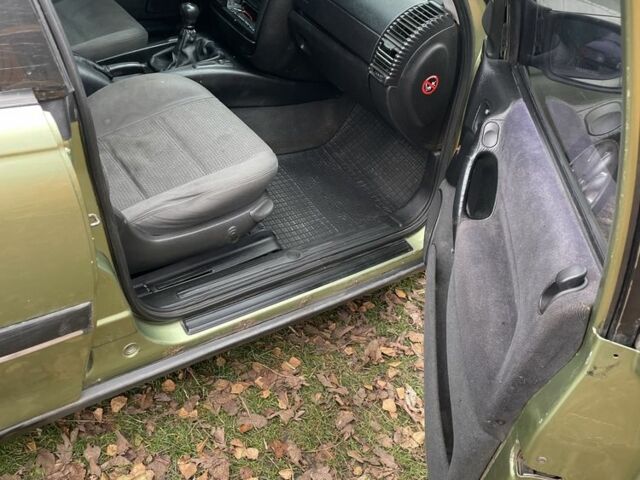 Бежевый Опель Омега, объемом двигателя 2 л и пробегом 240 тыс. км за 1639 $, фото 1 на Automoto.ua