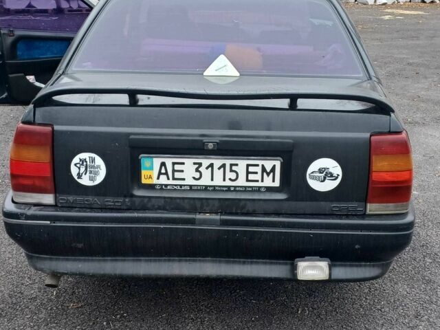 Чорний Опель Омега, об'ємом двигуна 2 л та пробігом 3 тис. км за 800 $, фото 7 на Automoto.ua