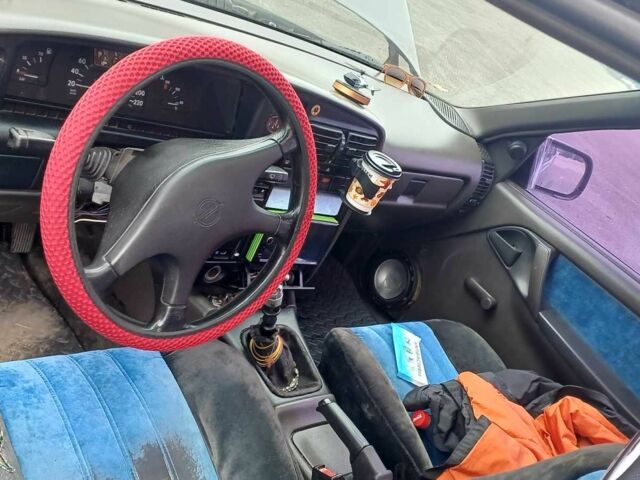 Чорний Опель Омега, об'ємом двигуна 2 л та пробігом 3 тис. км за 800 $, фото 2 на Automoto.ua