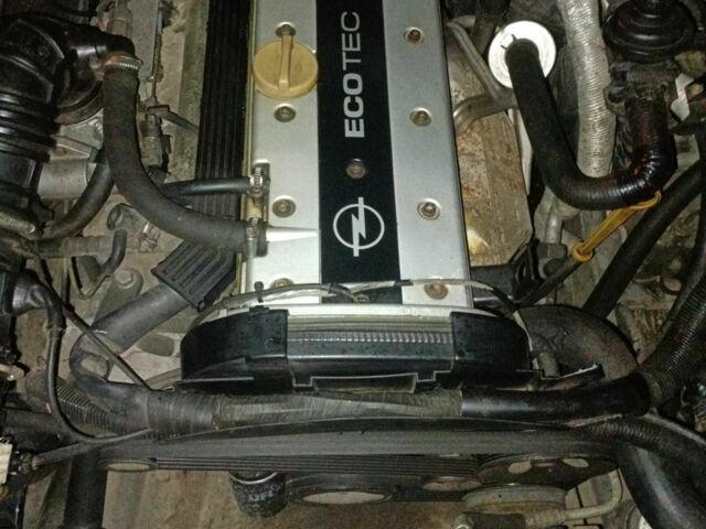 Черный Опель Омега, объемом двигателя 2 л и пробегом 341 тыс. км за 1850 $, фото 4 на Automoto.ua