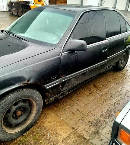 Черный Опель Омега, объемом двигателя 2 л и пробегом 100 тыс. км за 500 $, фото 4 на Automoto.ua