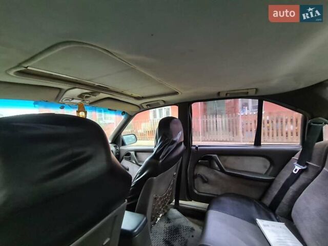 Черный Опель Омега, объемом двигателя 2 л и пробегом 379 тыс. км за 2150 $, фото 16 на Automoto.ua