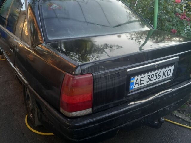 Опель Омега 1988 в Никополе на Automoto.ua Черный Опель Омега, объемом двигателя 2 л и пробегом 348 тыс. км за 837 $, фото 4 на Automoto.ua