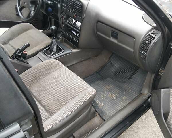 Черный Опель Омега, объемом двигателя 2 л и пробегом 152 тыс. км за 1400 $, фото 4 на Automoto.ua