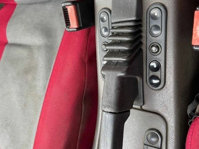 Черный Опель Омега, объемом двигателя 2 л и пробегом 185 тыс. км за 1050 $, фото 7 на Automoto.ua