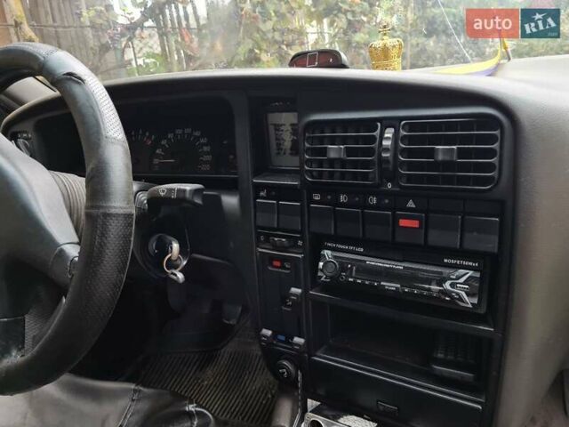 Черный Опель Омега, объемом двигателя 2 л и пробегом 379 тыс. км за 2150 $, фото 7 на Automoto.ua