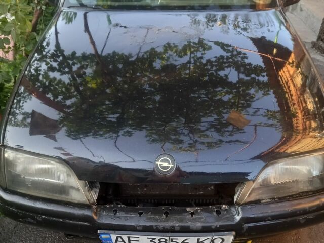 Опель Омега 1988 в Никополе на Automoto.ua Черный Опель Омега, объемом двигателя 2 л и пробегом 348 тыс. км за 837 $, фото 6 на Automoto.ua