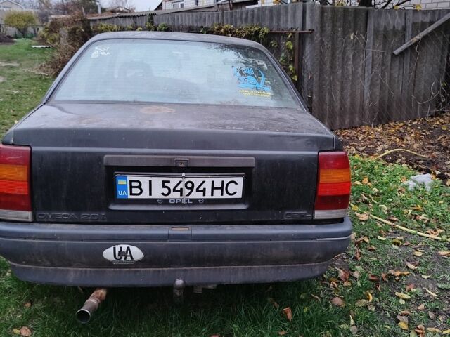 Черный Опель Омега, объемом двигателя 2 л и пробегом 60 тыс. км за 550 $, фото 1 на Automoto.ua