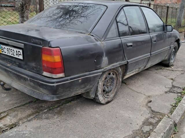 Черный Опель Омега, объемом двигателя 2 л и пробегом 400 тыс. км за 350 $, фото 4 на Automoto.ua