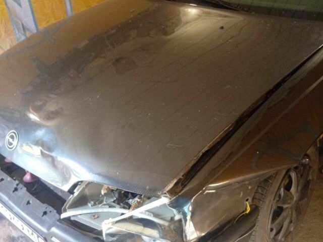 Черный Опель Омега, объемом двигателя 0 л и пробегом 351 тыс. км за 800 $, фото 5 на Automoto.ua