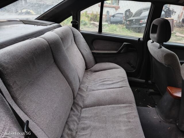 Черный Опель Омега, объемом двигателя 2 л и пробегом 60 тыс. км за 550 $, фото 3 на Automoto.ua