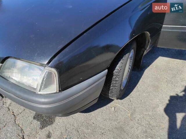 Чорний Опель Омега, об'ємом двигуна 2 л та пробігом 40 тис. км за 1100 $, фото 4 на Automoto.ua