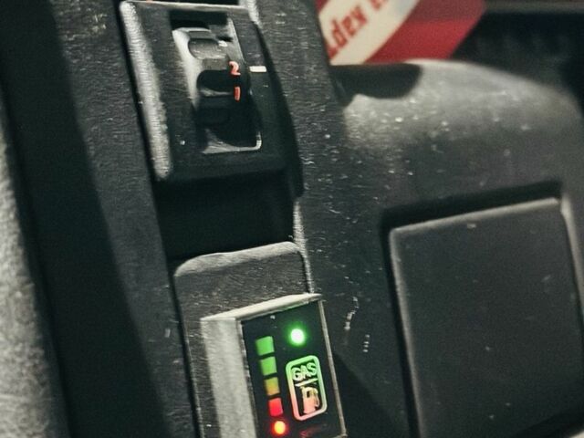 Черный Опель Омега, объемом двигателя 2 л и пробегом 290 тыс. км за 746 $, фото 15 на Automoto.ua