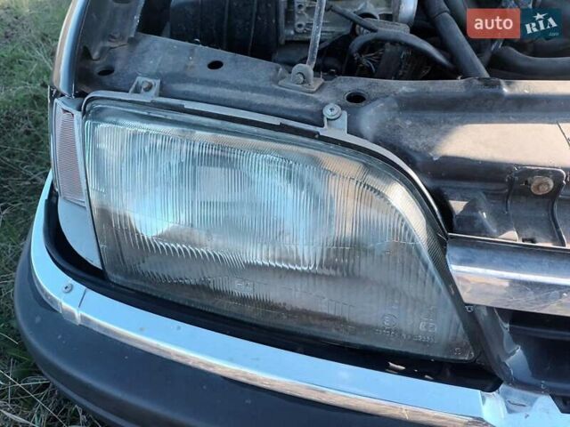 Черный Опель Омега, объемом двигателя 2.6 л и пробегом 250 тыс. км за 471 $, фото 11 на Automoto.ua