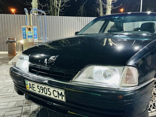 Черный Опель Омега, объемом двигателя 2 л и пробегом 290 тыс. км за 746 $, фото 6 на Automoto.ua